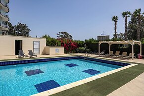 Marathon Beach Apartment With Shared Pool