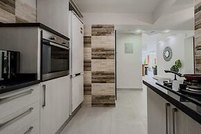 The 3bdr Avant-garde Residence 5 min to Airport