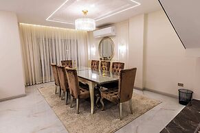 Imperial & Inviting 3bdr Duplex w/ Roof @new Cairo