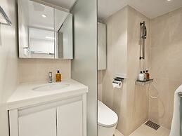 UH FLAT SIGNATURE GANGNAM