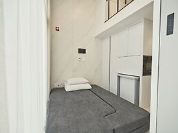 UH FLAT SIGNATURE GANGNAM