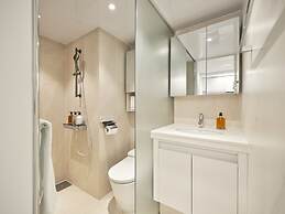 UH FLAT SIGNATURE GANGNAM