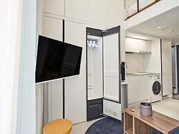 UH FLAT SIGNATURE GANGNAM