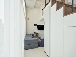 UH FLAT SIGNATURE GANGNAM