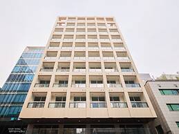 UH FLAT SIGNATURE GANGNAM