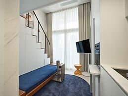 UH FLAT SIGNATURE GANGNAM