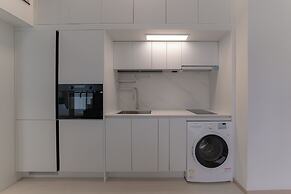 UH FLAT SIGNATURE GANGNAM