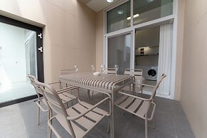 UH FLAT SIGNATURE GANGNAM