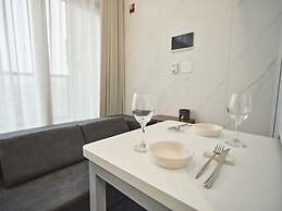 UH FLAT SIGNATURE GANGNAM