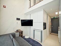 UH FLAT SIGNATURE GANGNAM