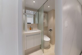 UH FLAT SIGNATURE GANGNAM