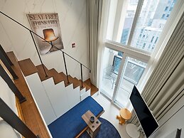 UH FLAT SIGNATURE GANGNAM