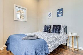 4 Mi to Dtwn Indianapolis: Updated Home w/ Yard!