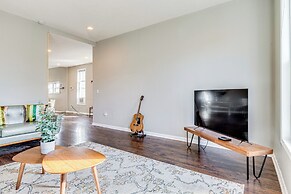 4 Mi to Dtwn Indianapolis: Updated Home w/ Yard!