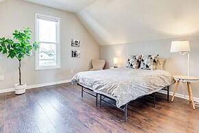 4 Mi to Dtwn Indianapolis: Updated Home w/ Yard!