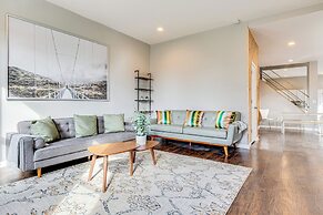 4 Mi to Dtwn Indianapolis: Updated Home w/ Yard!