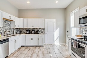 4 Mi to Dtwn Indianapolis: Updated Home w/ Yard!