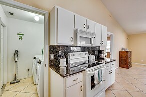 Private Pool & Spa: Airy Gem w/ Yard in Cape Coral