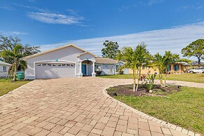 Private Pool & Spa: Airy Gem w/ Yard in Cape Coral