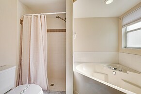 Private Pool & Spa: Airy Gem w/ Yard in Cape Coral