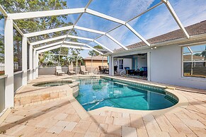 Private Pool & Spa: Airy Gem w/ Yard in Cape Coral