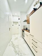 Spacious 3BR Near Kaufpark Alterlaa