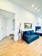 Spacious 3BR Near Kaufpark Alterlaa