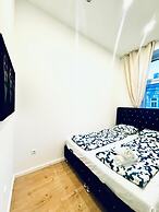 Spacious 3BR Near Kaufpark Alterlaa