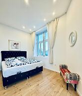 Spacious 3BR Near Kaufpark Alterlaa