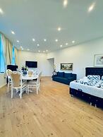 Spacious 3BR Near Kaufpark Alterlaa