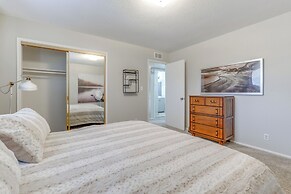 Walk to Conveniences: Tempe Condo w/ Pool!