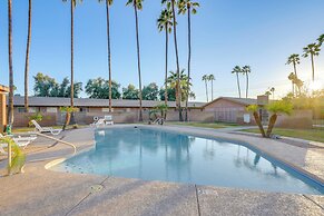 Walk to Conveniences: Tempe Condo w/ Pool!