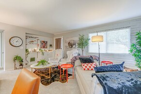 Walk to Conveniences: Tempe Condo w/ Pool!