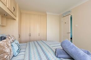 Seaside Retreat - Five Minutes to Beach Village