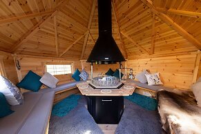 Seaside Retreat - Five Minutes to Beach Village