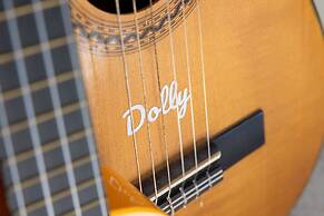 Seaside Retreat - Five Minutes to Beach Village