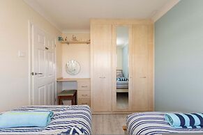 Seaside Retreat - Five Minutes to Beach Village