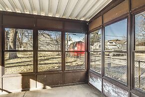 2 Mi to UD: Pet-friendly Home w/ Fenced Yard!