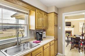 2 Mi to UD: Pet-friendly Home w/ Fenced Yard!