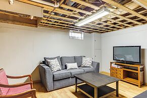 2 Mi to UD: Pet-friendly Home w/ Fenced Yard!