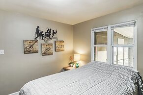 2 Mi to UD: Pet-friendly Home w/ Fenced Yard!