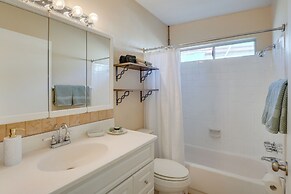 5 Mi to Saguaro National Park: Desert Gem w/ Pool!