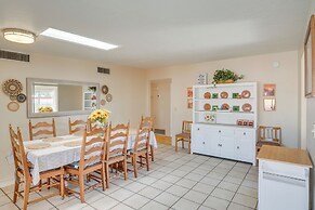 5 Mi to Saguaro National Park: Desert Gem w/ Pool!