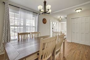 1/2 Mi to Lake Geneva: Home w/ Game Room