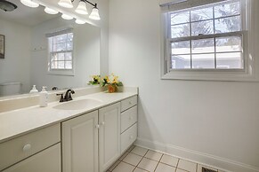 1/2 Mi to Lake Geneva: Home w/ Game Room