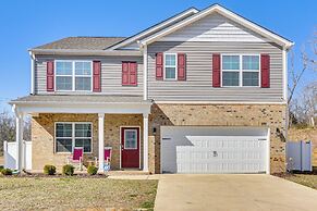 9 Mi to Old Salem: Spacious Family Home w/ Yard!