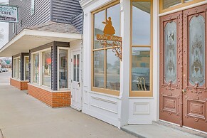 Walkable Main Street Location: Spring Grove Apt
