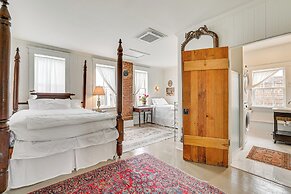 Walkable Main Street Location: Spring Grove Apt