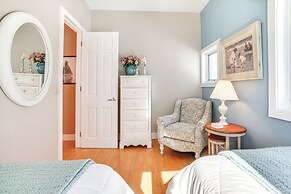 Private Beach + Deck: Serene Lake Michigan Retreat