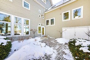 Private Beach + Deck: Serene Lake Michigan Retreat